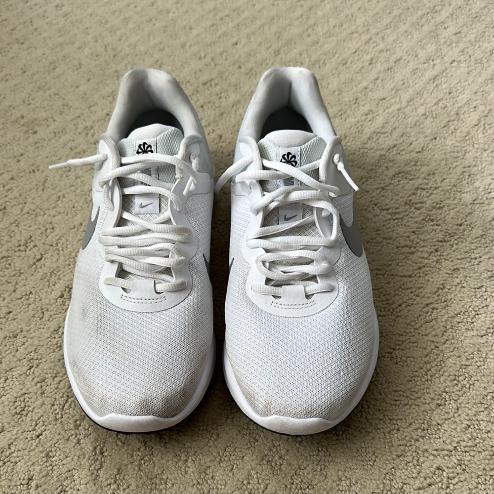 Men’s Nike Revolution Running Shoes Size 9.5